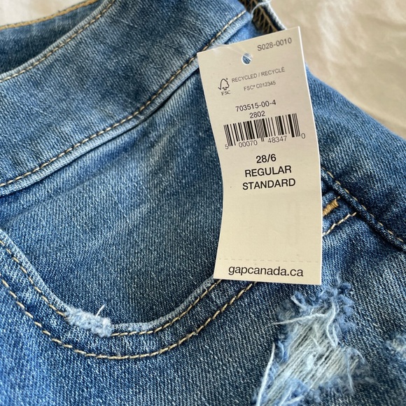 Gap universal jegging in light wash. NWT never worn. High-waisted stretchy comfy - Picture 5 of 6